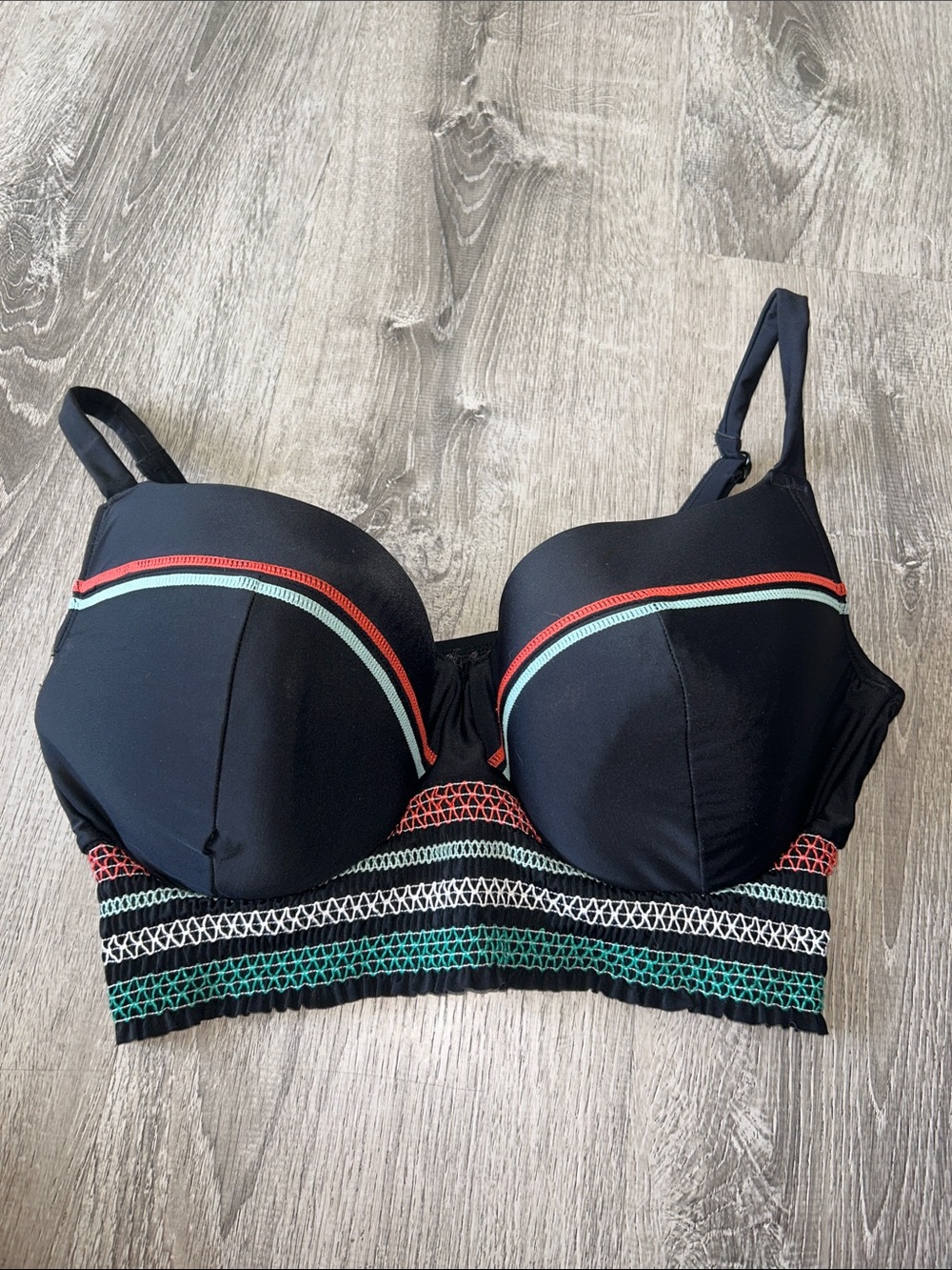 38G Cacique Swim Plunge bikini top